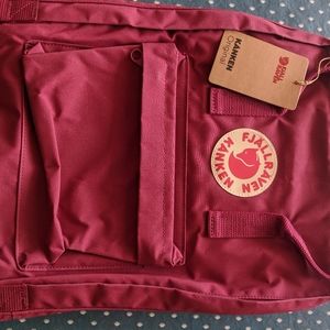 NWT Fjallraven Kanken Original, Plum color #420